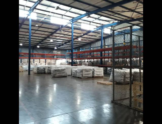 1,900M² WAREHOUSE TO LET IN NEW GERMANY